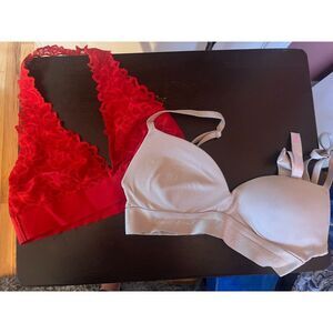 PINK/Victoria's Secret Lot of bras and bralettes Size 32B/Small